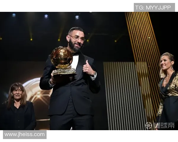 足球明星捧杯瞬间珍藏图集展现荣耀与激情的完美时刻